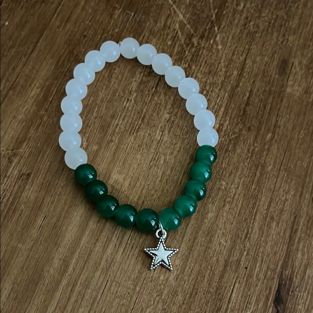 Green and White Beaded Bracelet with Star Charm Jewelry